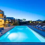 - Private Pool - Access * Parasporos