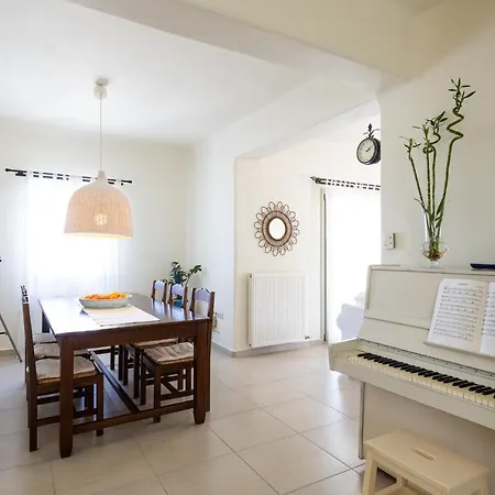 Villa - Private Pool - Access *