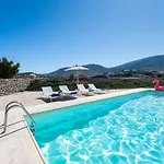 - Private Pool - Access Villa *