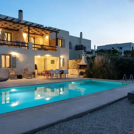 - Private Pool - Access * Parasporos