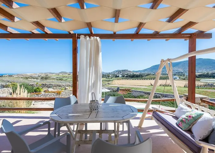 - Private Pool - Access * Parasporos